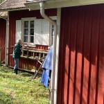 Fönster fejades och inne var det fullt pådrag med dammsugare och skurtrasor