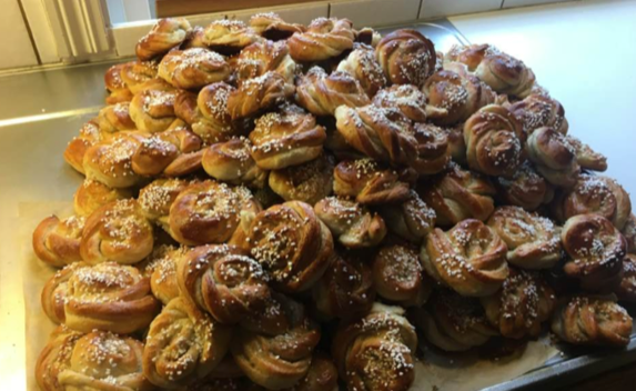 Ljuvliga hembakta bullar i massor!
