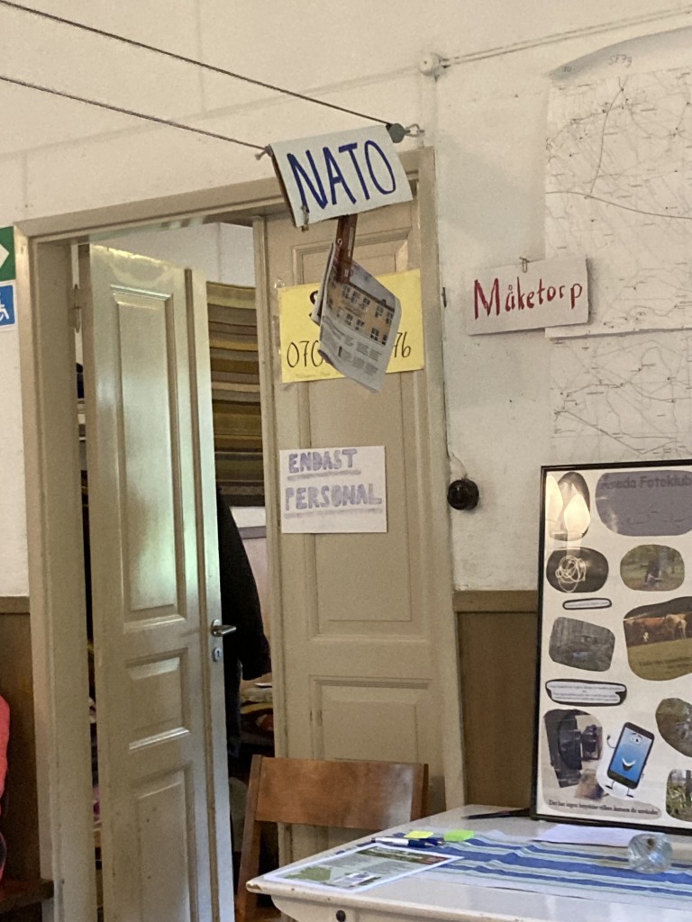 Gick verkligen hela bygden med i NATO?